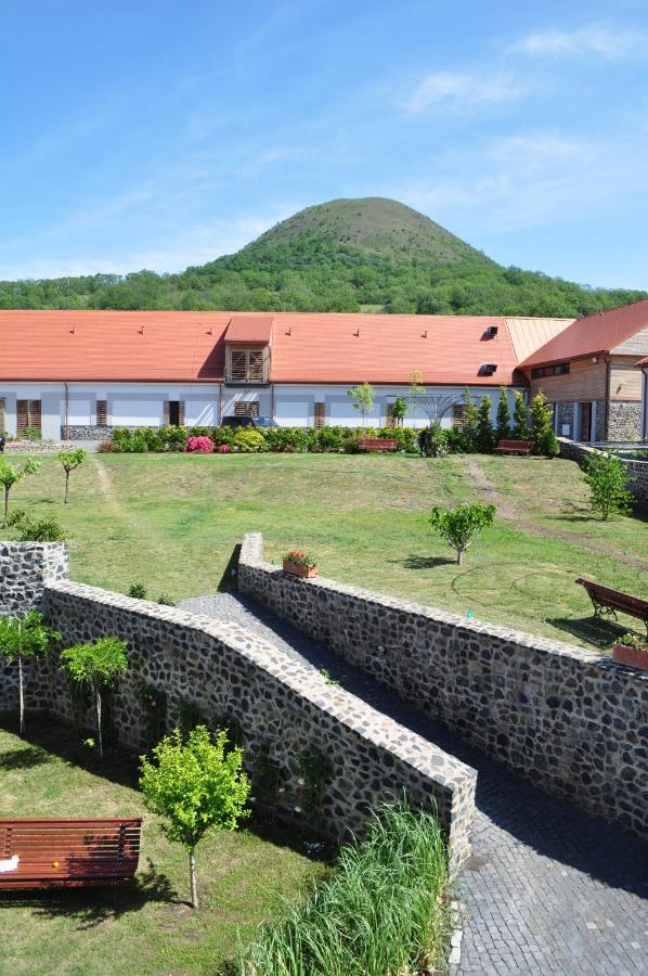 Oblik Resort Louny Exterior foto